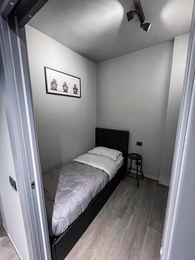 Апартаменты Bubi House Moscova Милан Экстерьер фото