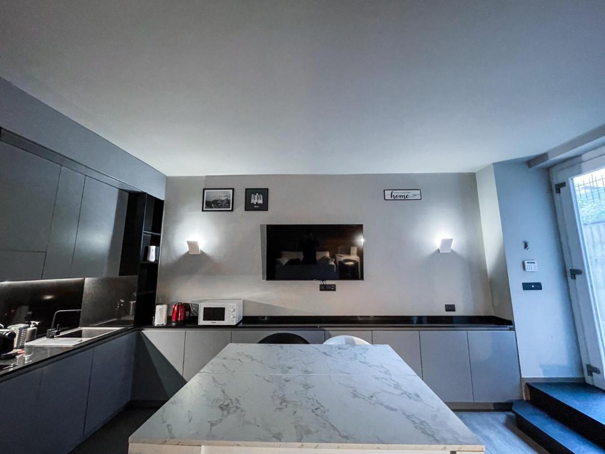 Апартаменты Bubi House Moscova Милан Экстерьер фото